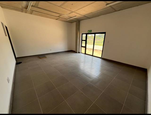 495M² WAREHOUSE TO LET IN LASER PARK